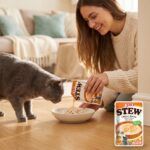 Gato comiendo Churu Stew pollo