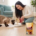 Gato comiendo Churu Bisque pollo