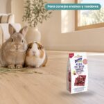 Conejo enano y cobaya junto a Bunny Nature Crunchy Cracker Remolacha Galletas para Conejos y Roedores Pack 6x50 g