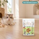 Hámster enano junto a Bunny Nature DwarfHamsterDream Basic Alimento Completo para Hámsters Enanos 400 g
