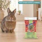 Conejo enano junto a Bunny Nature Heno FreshGrass con Manzana para Conejos y Roedores 500 g