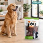 Perro junto a Calibra Joy Classic Tiras de Pato Snack para Perros