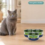 Gato junto a Farmina N&D Prime Cordero y Arándanos Comida Húmeda para Gatos