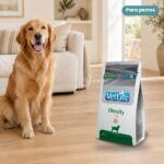 Perro junto a Farmina Vet Life Obesity Pescado Pienso para Perros