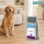 Perro junto a Farmina Vet Life Oxalate Pienso para Perros