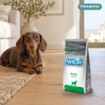 Perro junto a Farmina Vet Life Renal Pienso para Perros