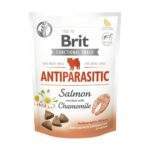 Bolsa de 150 g del snack Brit Care Functional Antiparasitic con salmón y manzanilla para perros